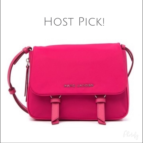 Marc Jacobs Handbags - ❄️SALE❄️ Marc Jacobs Zip That Mini Messenger Bag
